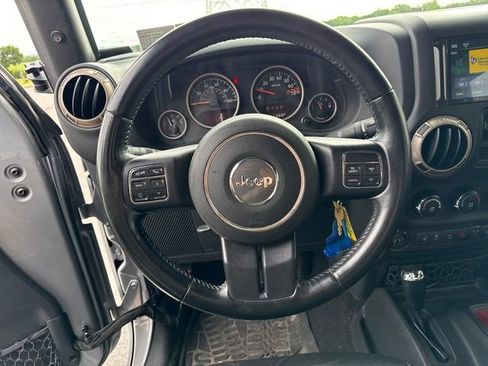 Used 2017 Jeep Wrangler Unlimited Sahara AWD/4WD image 17