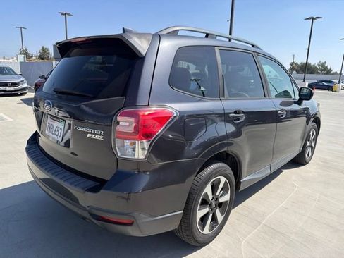 Used 2017 Subaru Forester 2.5i Premium w/ All-Weather Package AWD/4WD image 2