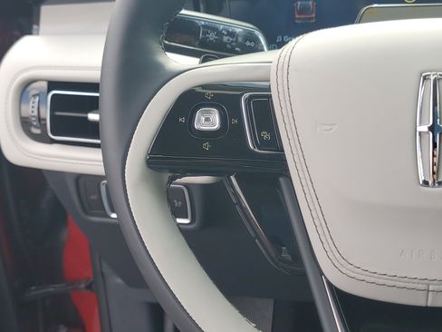 New 2026 Lincoln Aviator Reserve AWD/4WD image 16