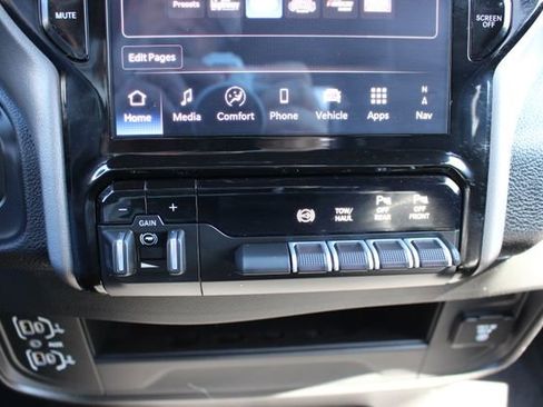 Used 2026 RAM 2500 Laramie AWD/4WD image 25