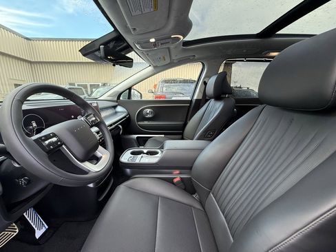 Certified 2026 Hyundai Ioniq 9 Calligraphy image 6