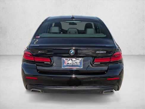Used 2023 BMW 530i xDrive w/ Premium Package image 7