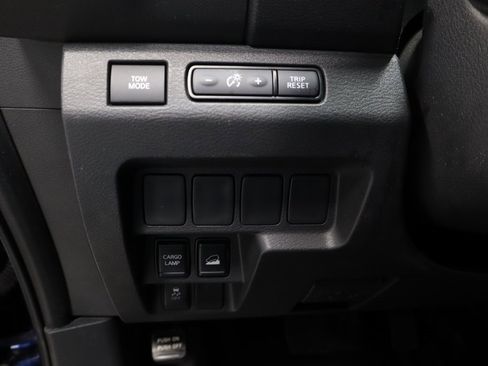 Used 2022 Nissan Frontier SV image 27