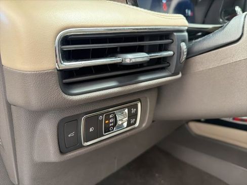 Used 2021 Lincoln Corsair Reserve FWD image 12