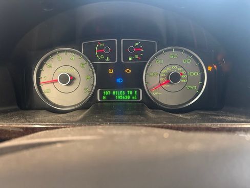Used 2009 Ford Taurus Limited FWD image 28