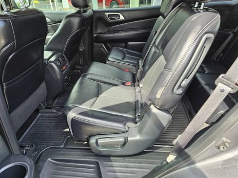 Used 2020 Nissan Pathfinder SL AWD/4WD image 19