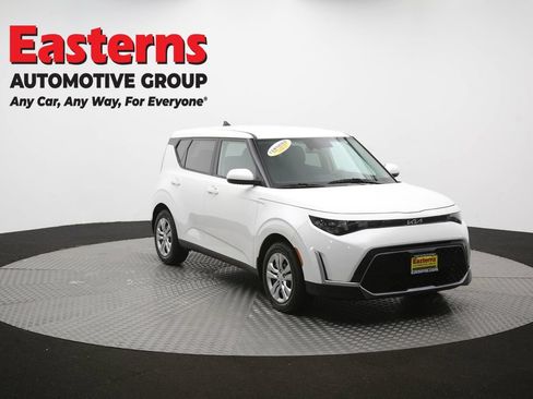 Used 2023 Kia Soul LX FWD image 48