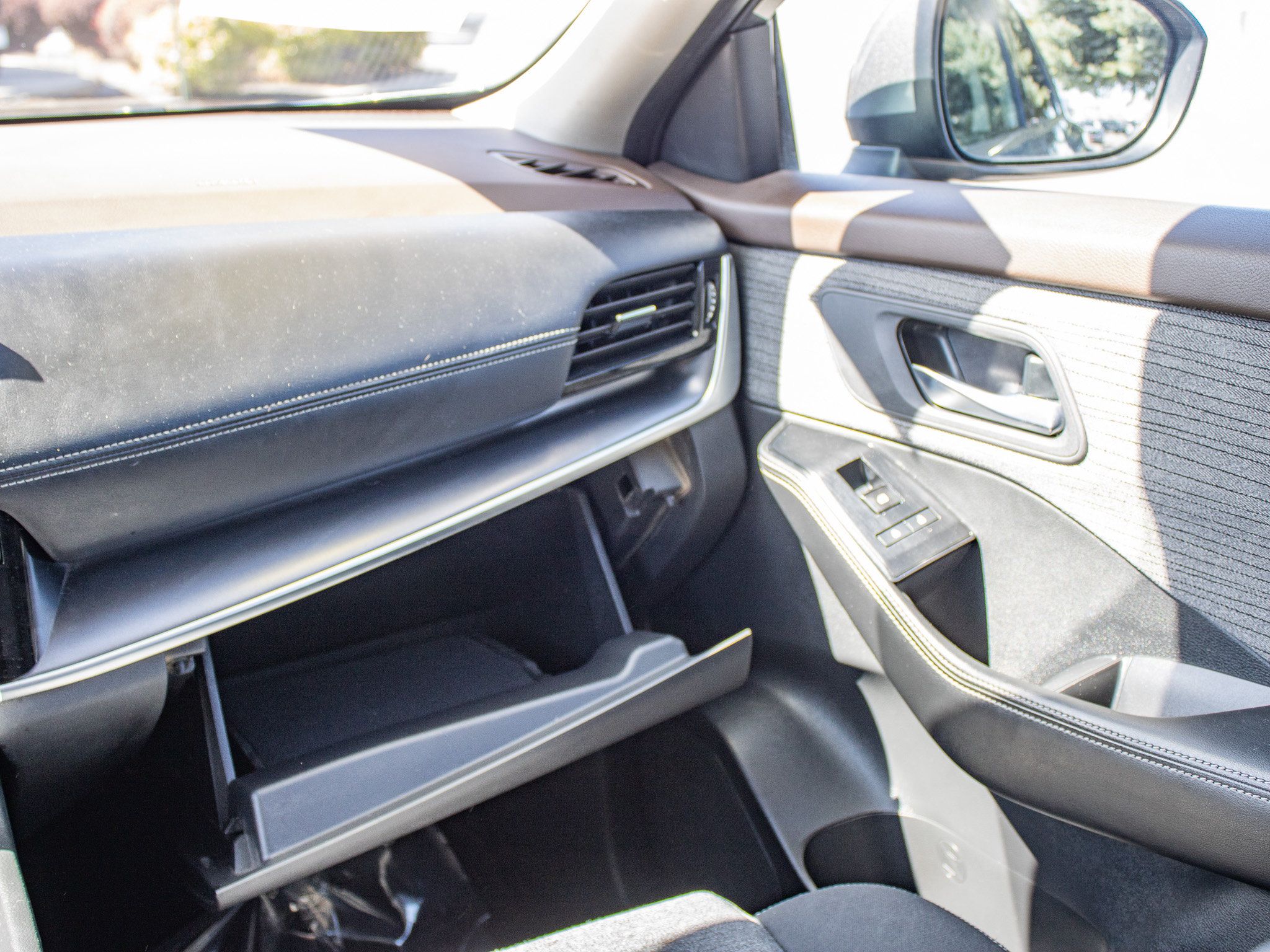Used 2021 Nissan Rogue SV AWD/4WD image 50