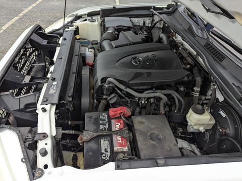 Used 2017 Toyota Tacoma TRD Sport w/ Tow Package (A/T) image 46