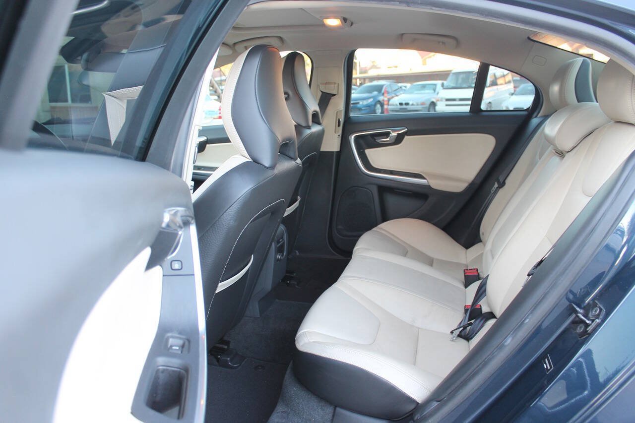 Used 2012 Volvo S60 T5 w/ Climate Pkg FWD image 23