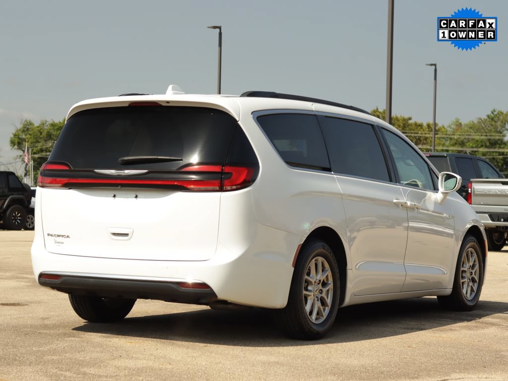 Used 2022 Chrysler Pacifica Touring-L FWD image 7