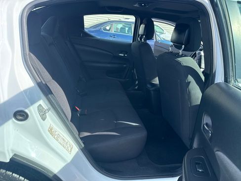 Used 2013 Dodge Avenger SXT FWD image 11