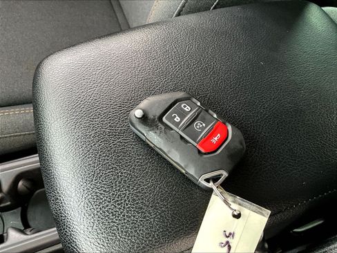 Used 2024 Jeep Wrangler Sport AWD/4WD image 32