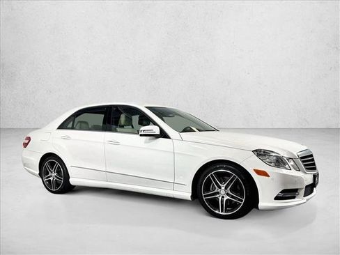 Used 2013 Mercedes-Benz E 350 Sedan image 3