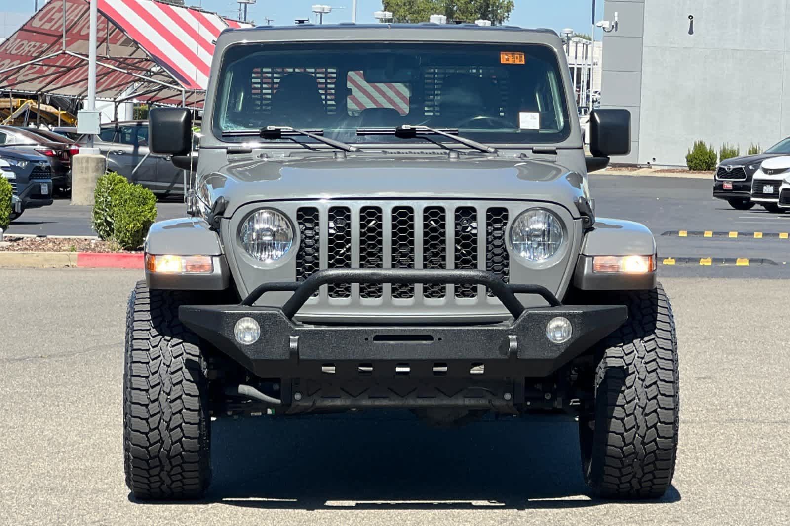 Used 2022 Jeep Gladiator Sport AWD/4WD image 10