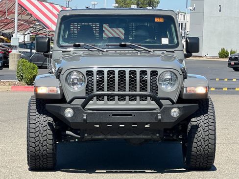 Used 2022 Jeep Gladiator Sport AWD/4WD image 10