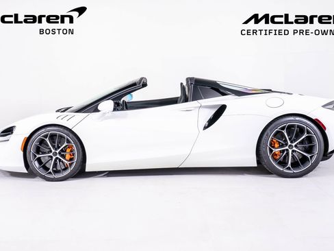 Used 2025 McLaren Artura Spider image 2