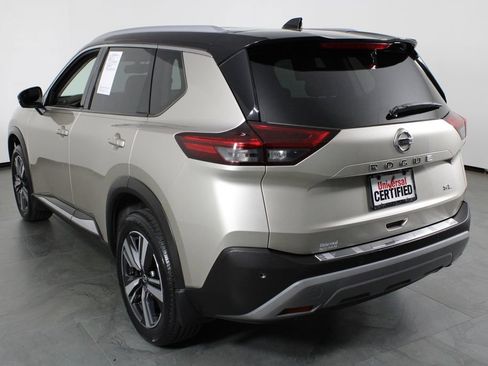 Used 2021 Nissan Rogue SL w/ Premium Package image 4
