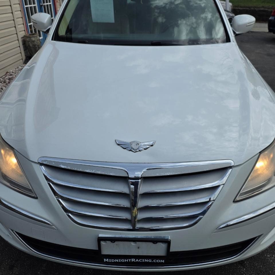 Used 2013 Hyundai Genesis 3.8 RWD image 11