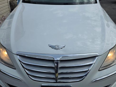 Used 2013 Hyundai Genesis 3.8 RWD image 11