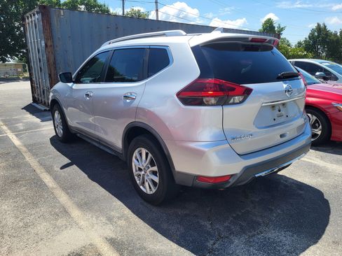 Used 2018 Nissan Rogue SV AWD/4WD image 6