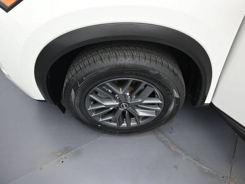 Used 2023 Nissan Rogue S FWD image 33