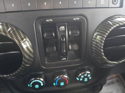 Used 2015 Jeep Wrangler Unlimited Sport w/ Max Tow Package AWD/4WD image 41