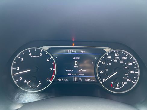 Used 2025 Nissan Sentra SV FWD image 11