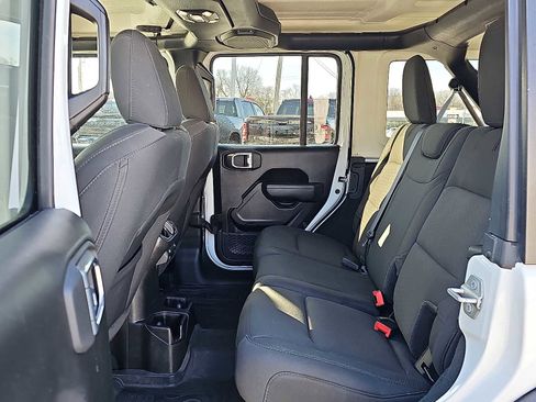 Used 2022 Jeep Wrangler Unlimited Sport image 10