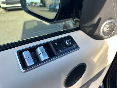 Used 2020 Land Rover Range Rover Sport HST image 17