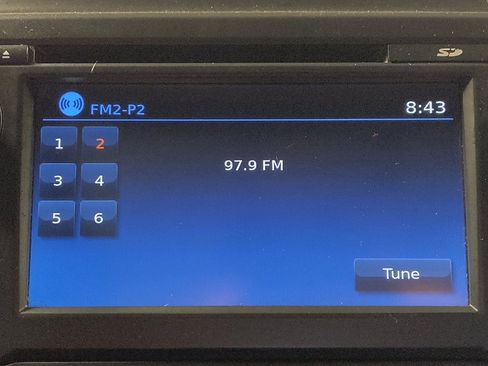 Used 2018 Nissan Titan SV w/ SV Convenience Package image 25