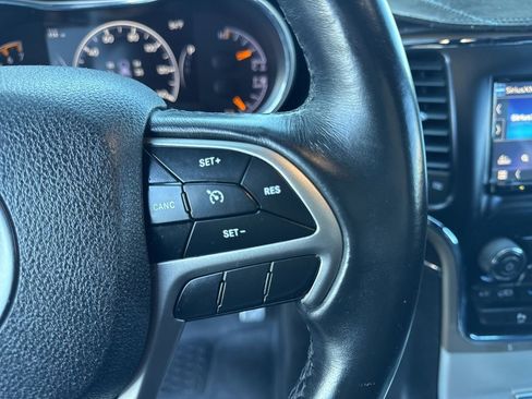 Used 2018 Jeep Grand Cherokee Limited image 29