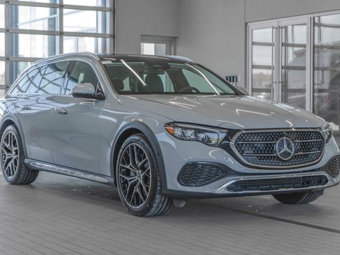 Used 2025 Mercedes-Benz E 450 4MATIC All-Terrain Wagon image 21