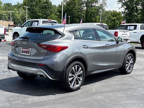 Used 2017 INFINITI QX30 Premium w/ Navigation Package AWD/4WD image 3