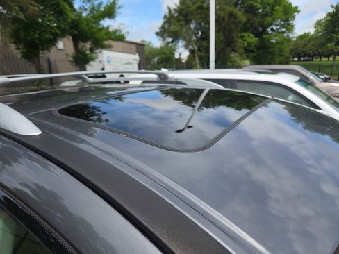 Used 2015 Nissan Pathfinder Platinum AWD/4WD image 3