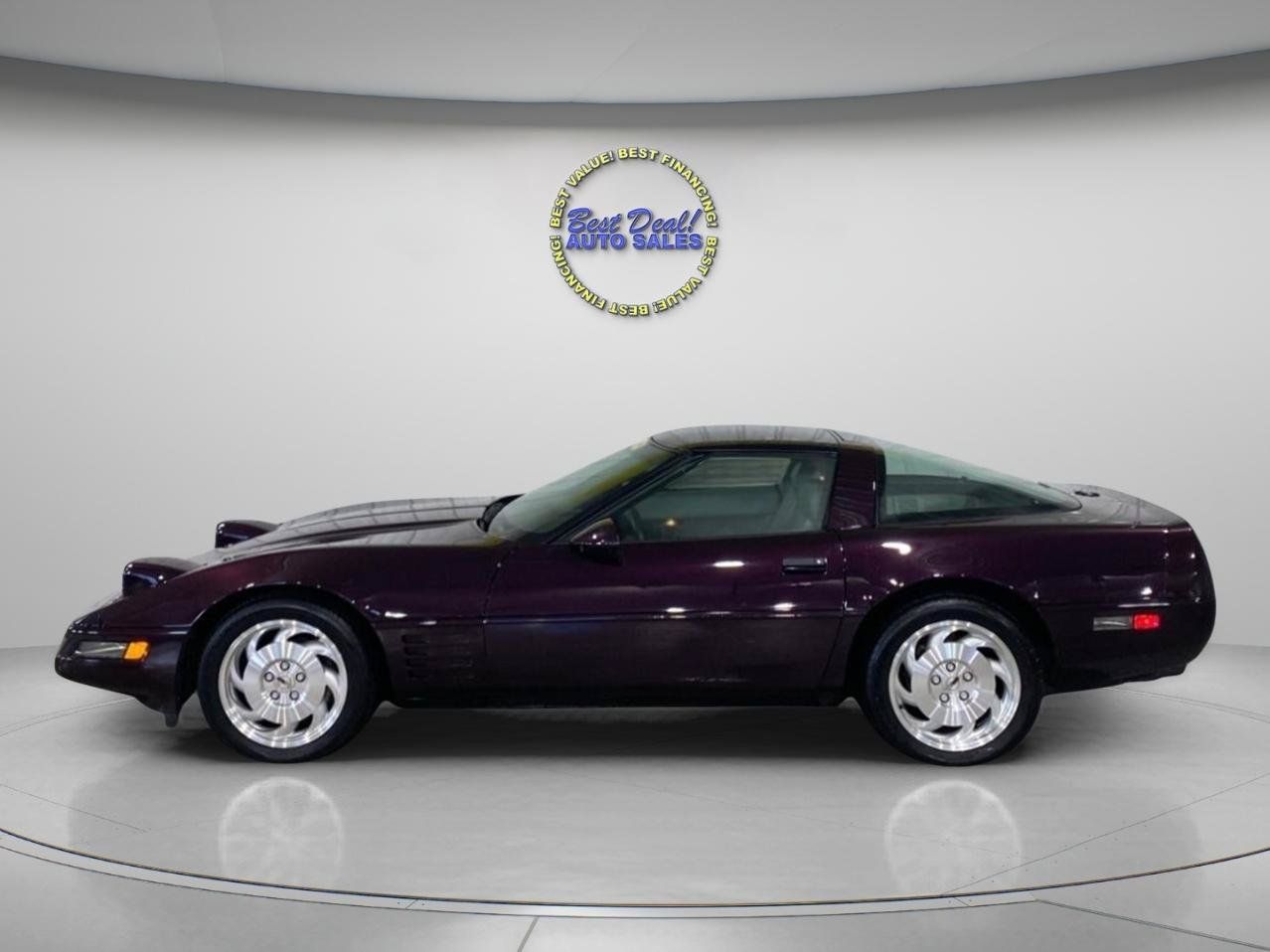 Used 1993 Chevrolet Corvette Coupe RWD image 3