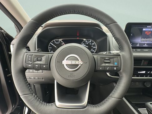 Used 2023 Nissan Rogue SV w/ SV Premium B Package AWD/4WD image 15
