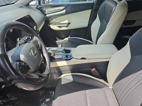 Used 2024 Lexus NX 250 FWD w/ Towing Package (2000 Lbs) image 16