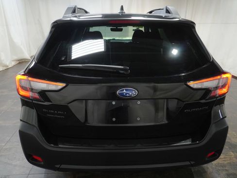 Used 2025 Subaru Outback Onyx Edition image 5
