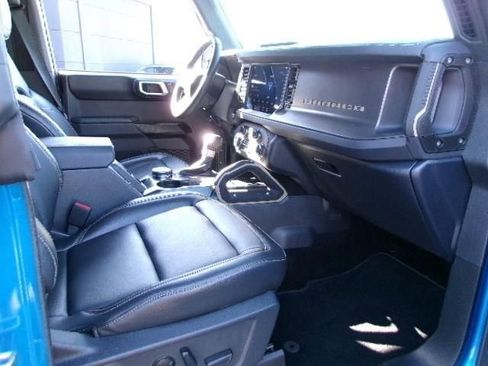 Certified 2025 Ford Bronco Badlands AWD/4WD image 4