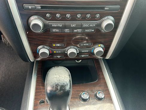 Used 2014 Nissan Pathfinder Platinum w/ Platinum Premium Package FWD image 31