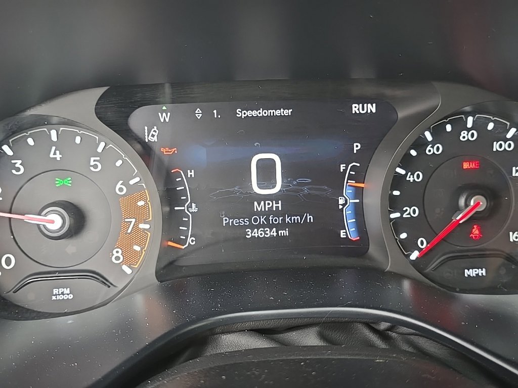 Used 2025 Jeep Compass Trailhawk AWD/4WD image 2