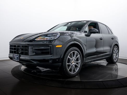 Certified 2026 Porsche Cayenne image 1