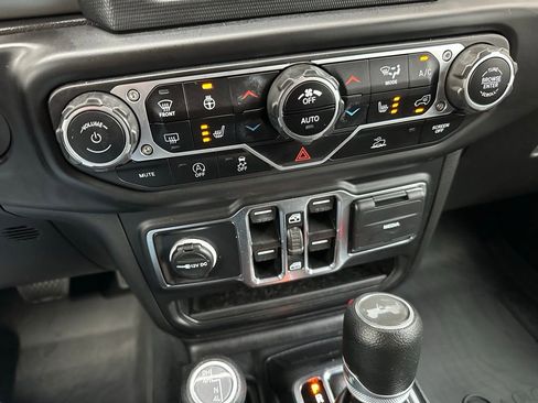 Used 2023 Jeep Wrangler Unlimited Sport AWD/4WD image 24