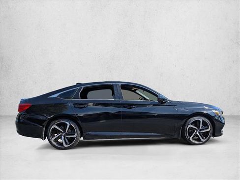 Used 2018 Honda Accord Sport image 4