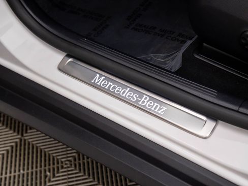 New 2025 Mercedes-Benz GLC 350e 4MATIC image 15