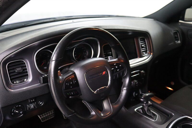 Used 2018 Dodge Charger R/T Scat Pack w/ Beats Audio Group RWD image 15