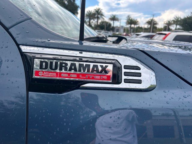 Used 2025 GMC Sierra 2500 Denali w/ Denali Reserve Package AWD/4WD image 5