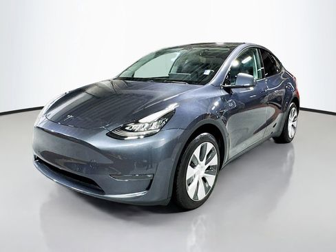 Used 2022 Tesla Model Y Long Range AWD/4WD image 1