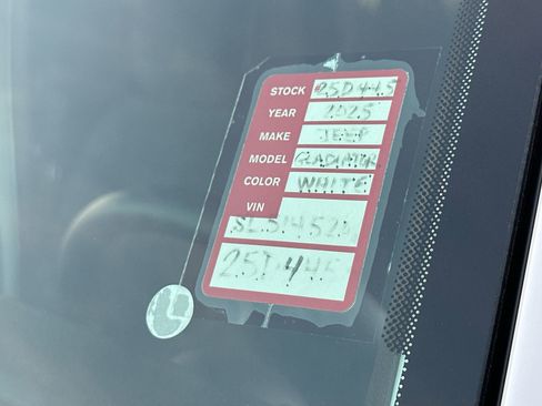 New 2025 Jeep Gladiator Sport image 25